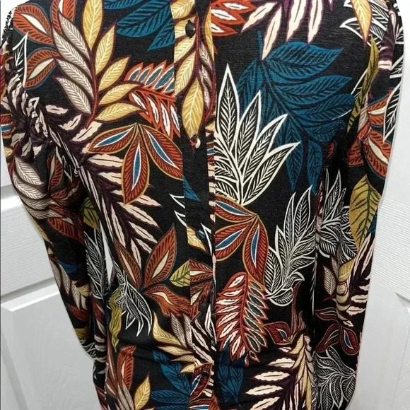 Gimmicks by Buckle tropical print blouse size S high neck, button down back - Picture 5 of 7